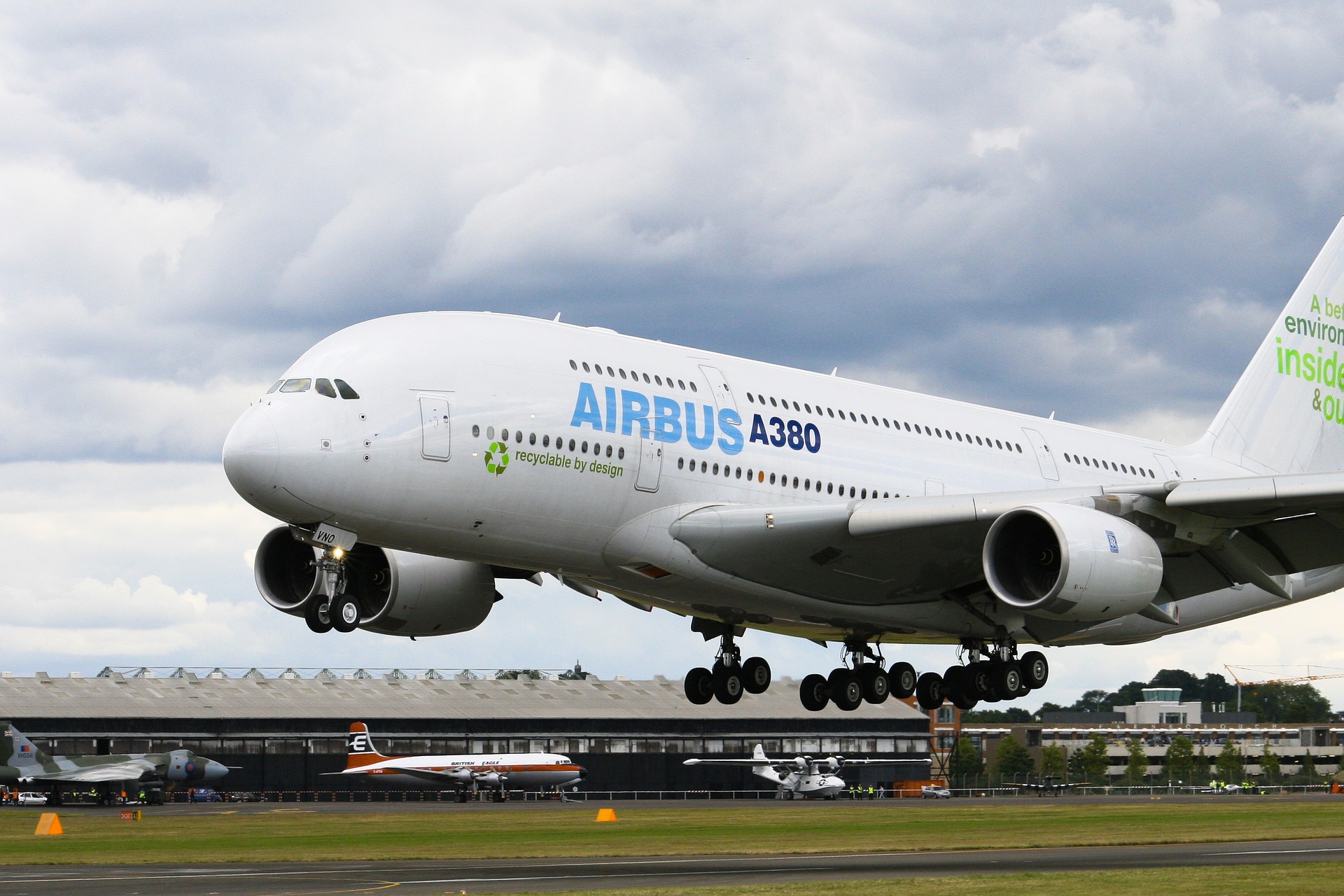 Nachhaltiger Luftverkehr - Airbus tüftelt am Wasserstoff-Flugzeug